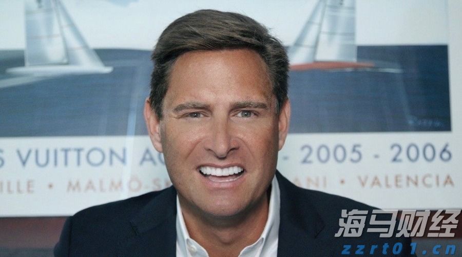 广州千人齐聚观看阅兵直播 老兵：我国军事发展日新月异