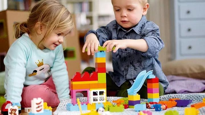 第十五届全运会男子篮球成年组A组参赛球队抵达贵港