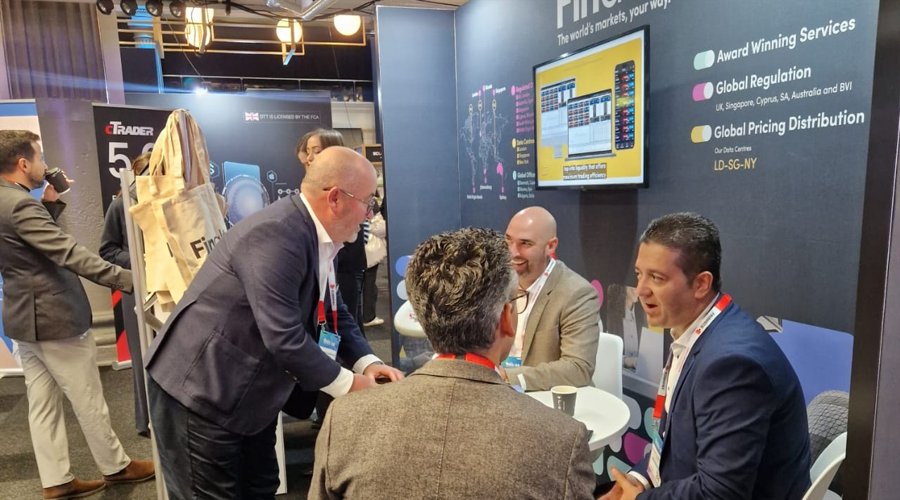 广湛高铁佛山站主站房主体结构完工