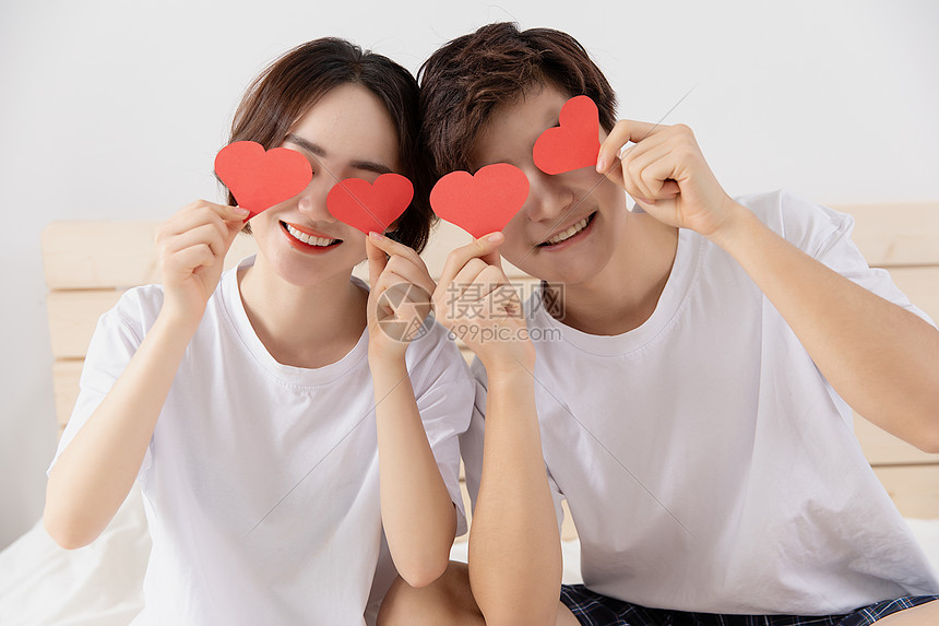 津巴布韦总统姆南加古瓦抵京 将出席抗战胜利80周年纪念活动