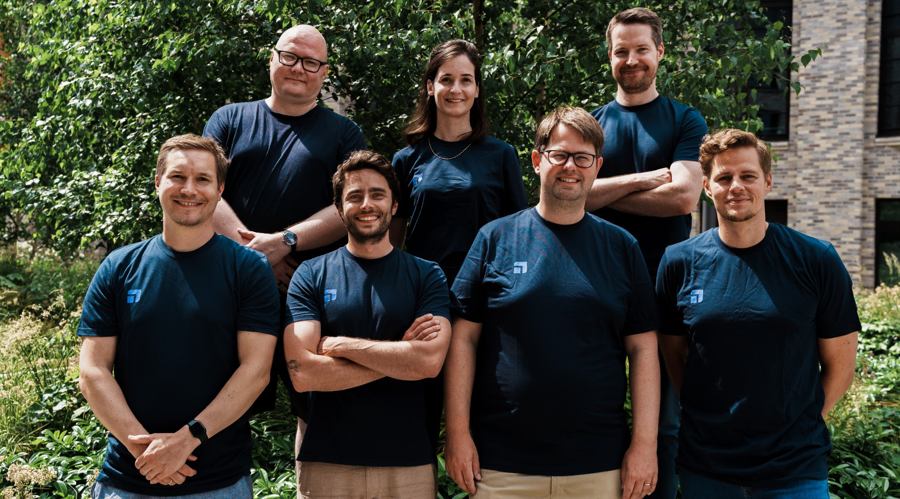 工信部:2025年上半年我国软件行业实现收入70585亿元、利润8581亿元 同比增长均超过两位数